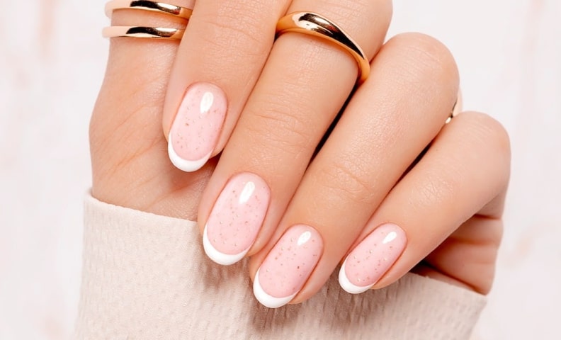 Top Coat: Kluczowy element stylowych paznokci hybrydowych