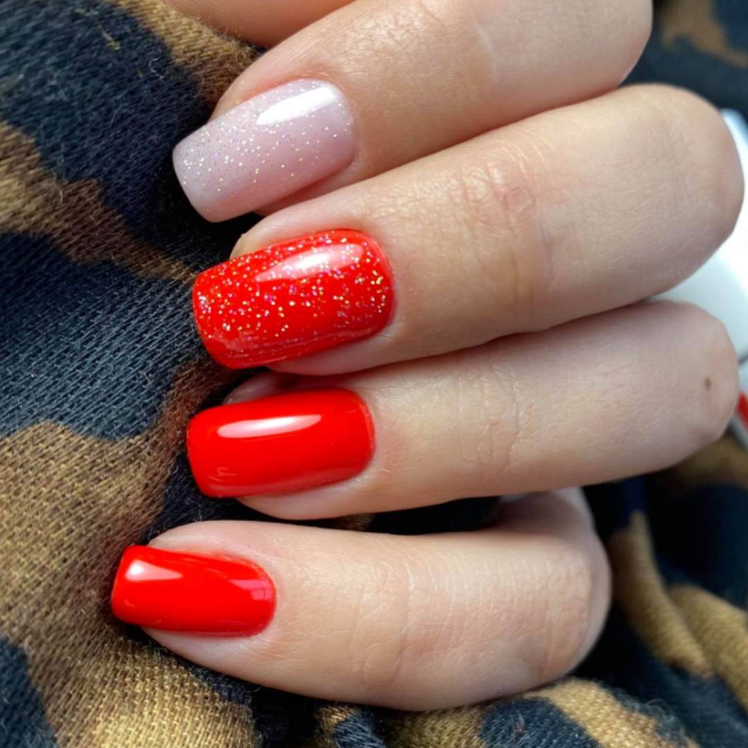 Yoshi - Lakier Hybrydowy 105 Scarlet Ronin 6ml