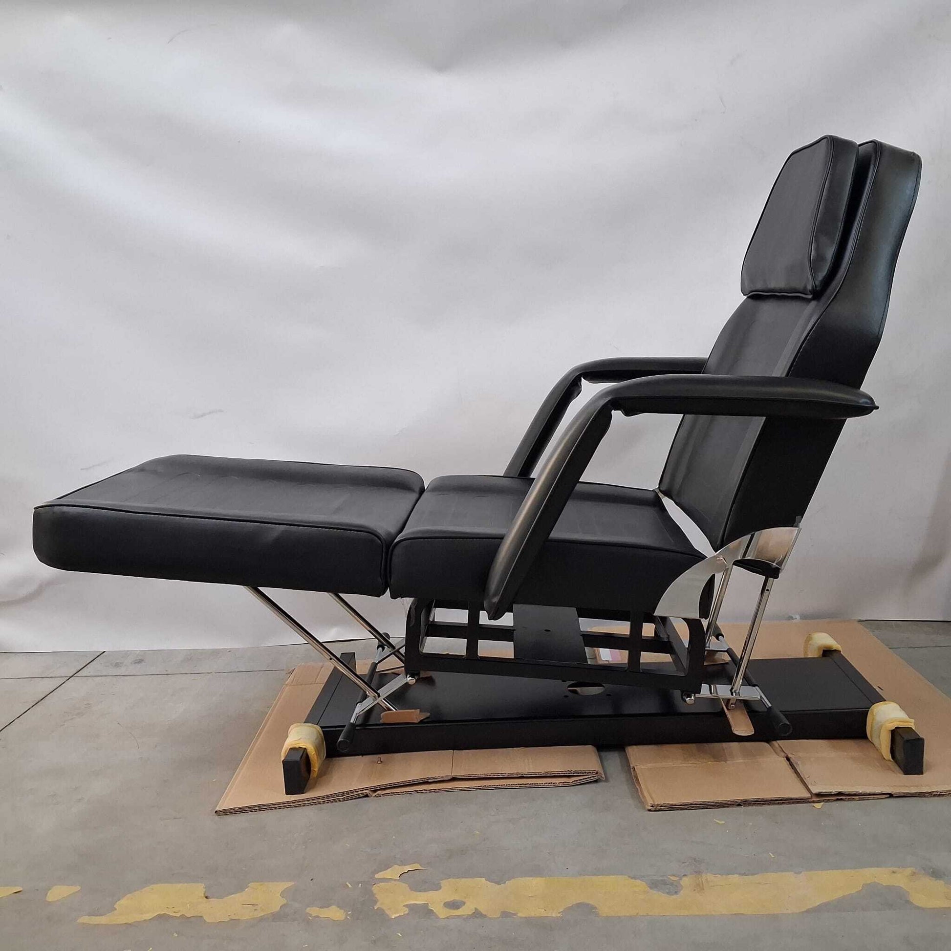 Fotel Kosmetyczny Hydrauliczny A 210 Czarny Outlet 51/2026