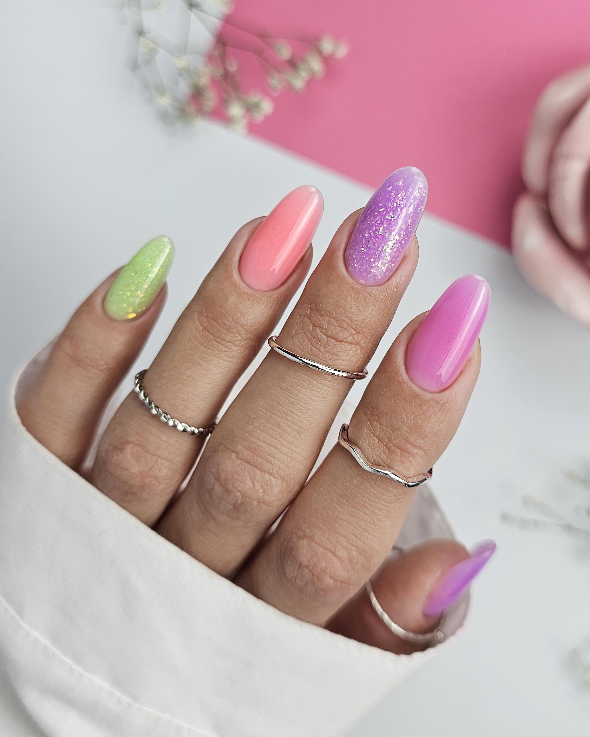 Claresa Żel W Butelce Z Pędzelkiem Brush Easy Gel Glitter Pistachio 5g