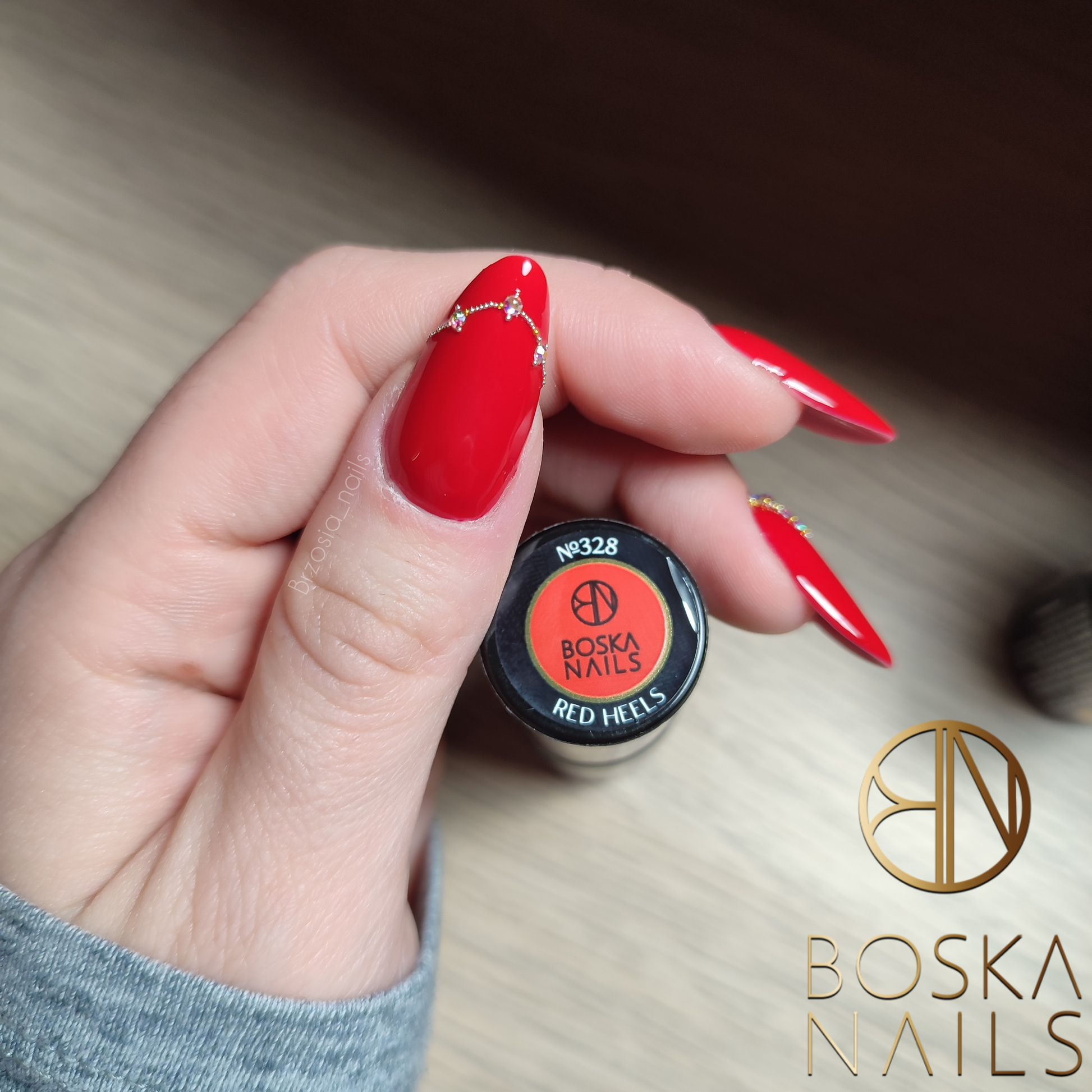 Boska Nails Lakier Hybrydowy Divine Red Heels No 328 6ml