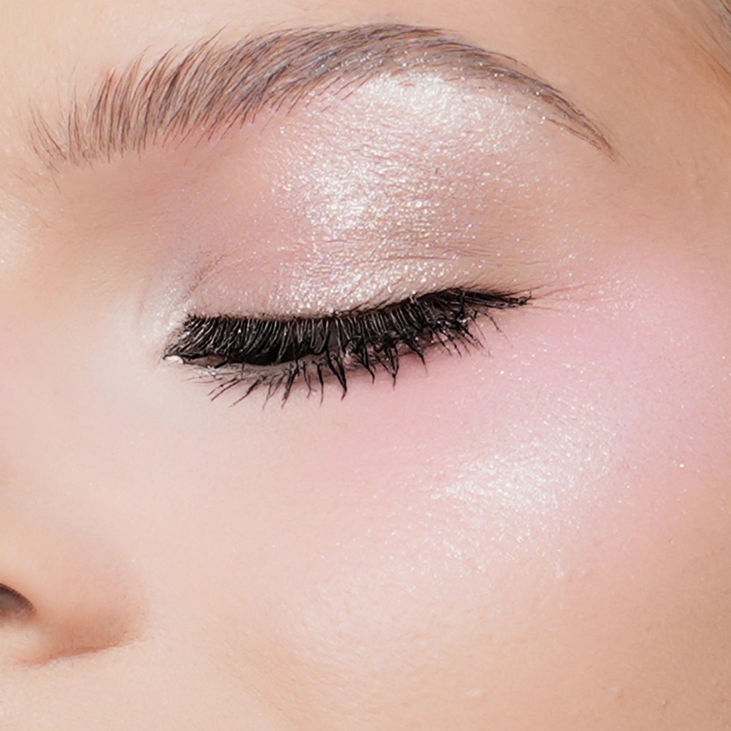 Claresa Bling & Go Bouncy Highlighter Sprężysty Rozświetlacz 01 Moonstone 8,5g