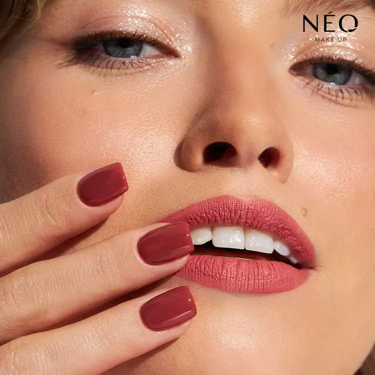 Neo Make Up Długotrwała Pomadka Do Ust W Płynie: 02 Enduring Chic