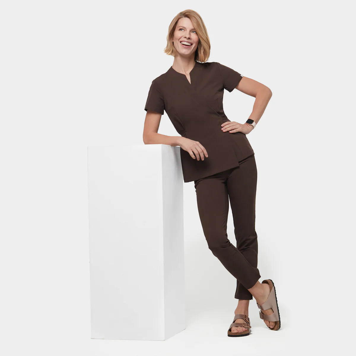 Vena Fartuszek Medyczny Kate Dark Chocolate