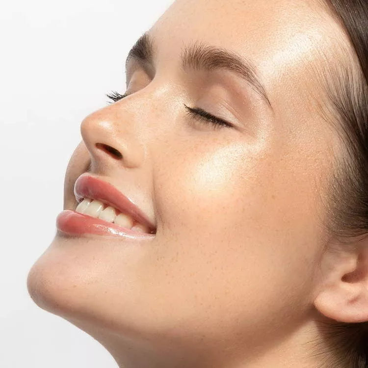 Neo Make UP Rozświetlacz Do Twarzy I Ciała W Płynie