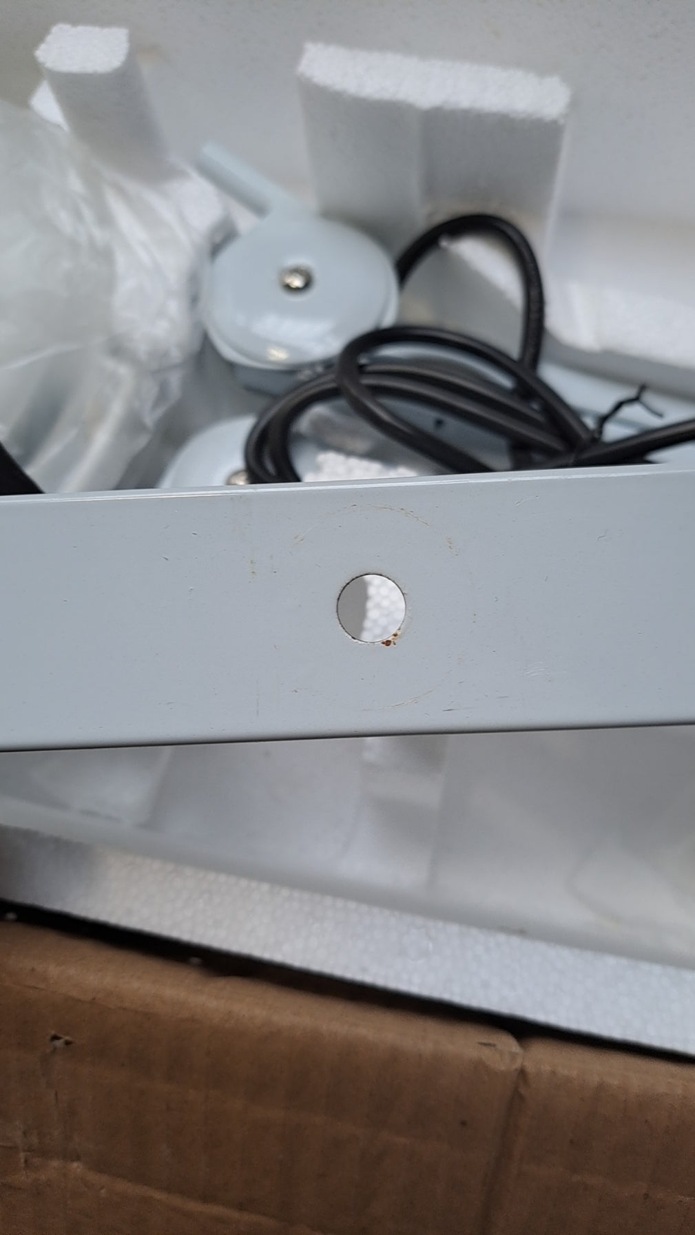 Lampa Lupa S4 + Statyw Outlet 12/2024