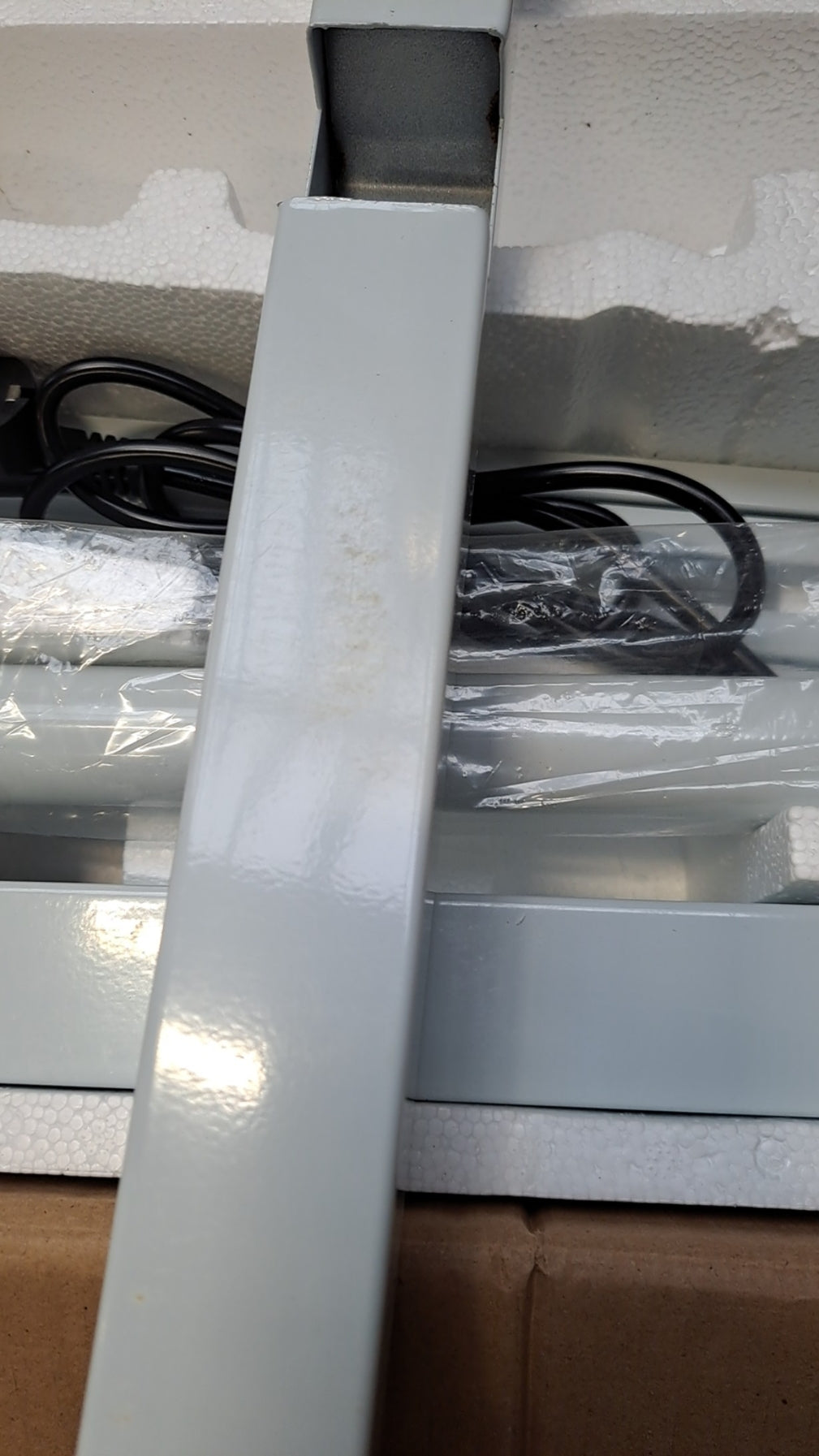 Lampa Lupa S4 + Statyw Outlet 22/2024