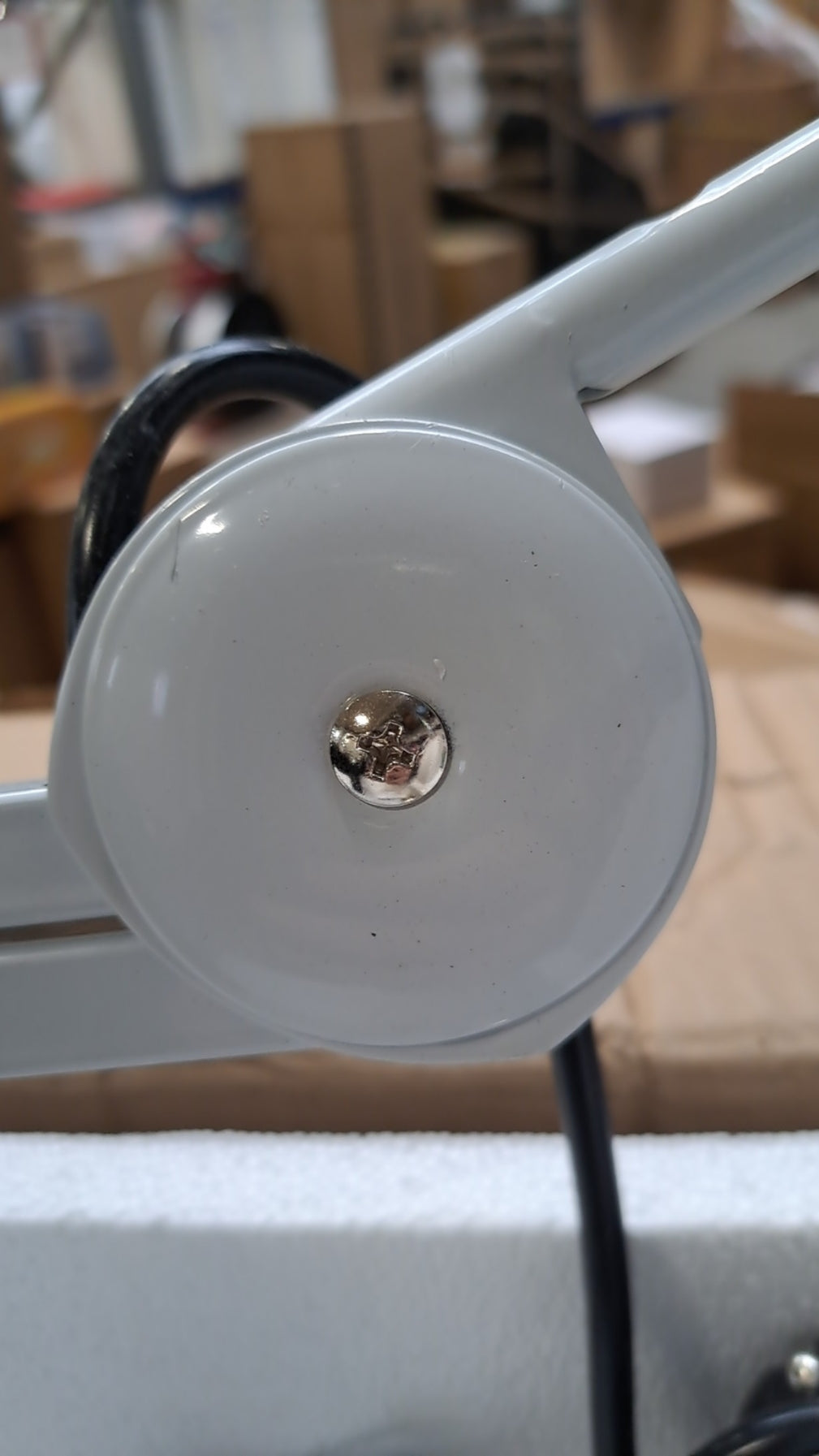 Lampa Lupa S4 + Statyw Outlet 42/2024