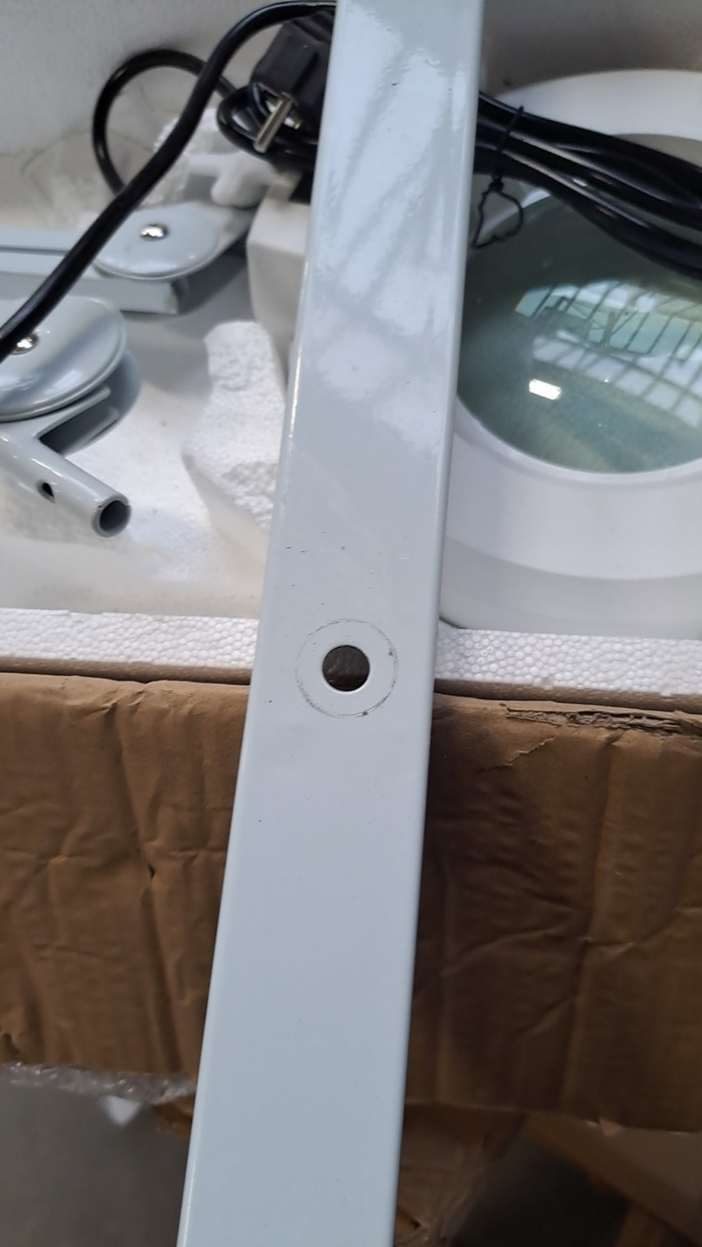 Lampa Lupa S4 + Statyw Outlet 42/2024