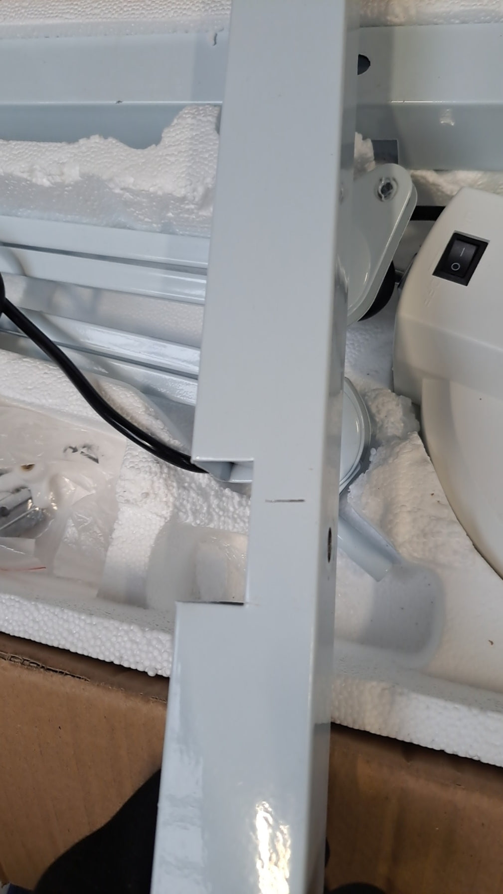 Lampa Lupa S4 + Statyw Outlet 35/2024