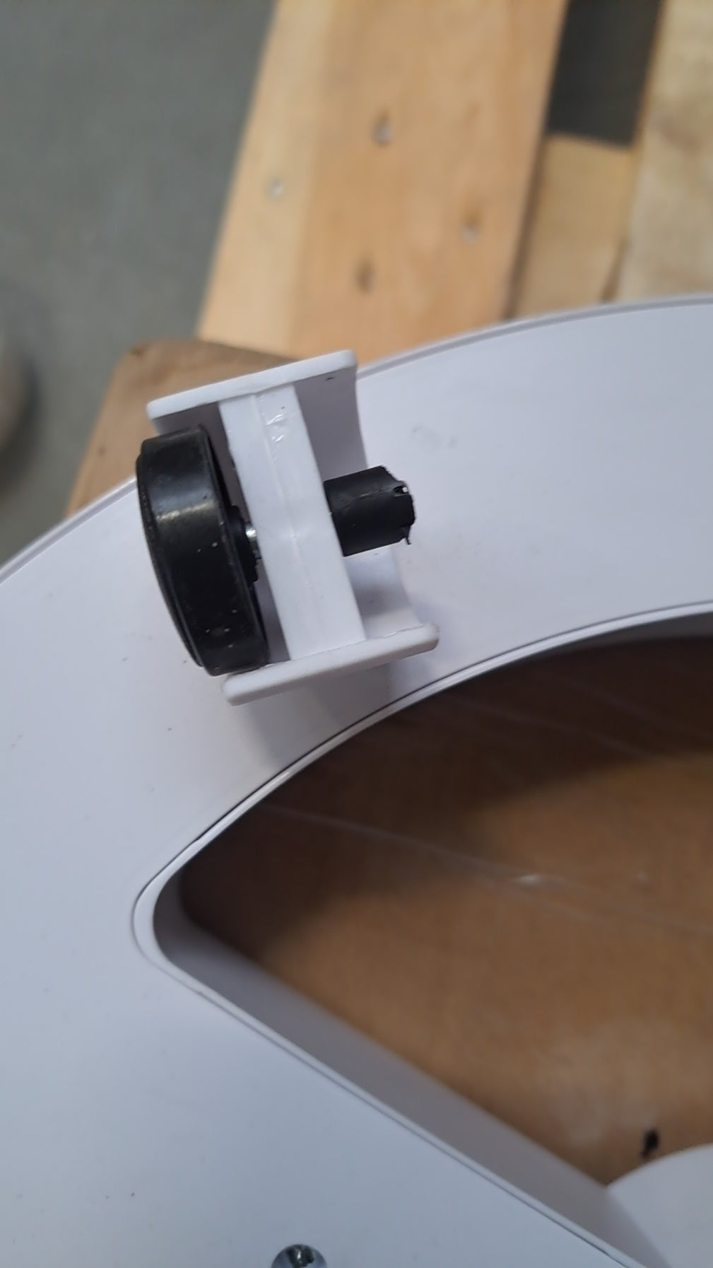 Lampa Lupa S4 + Statyw Outlet 35/2024