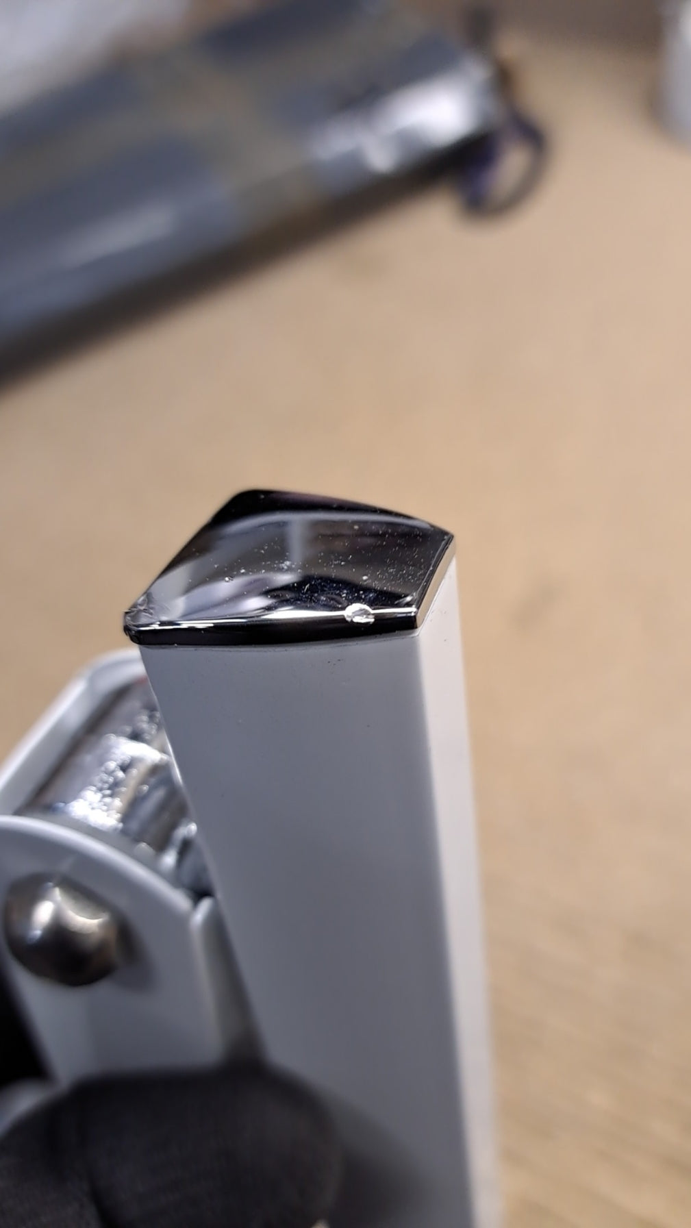Lampa Na Biurko Slim 20w Biała Outlet