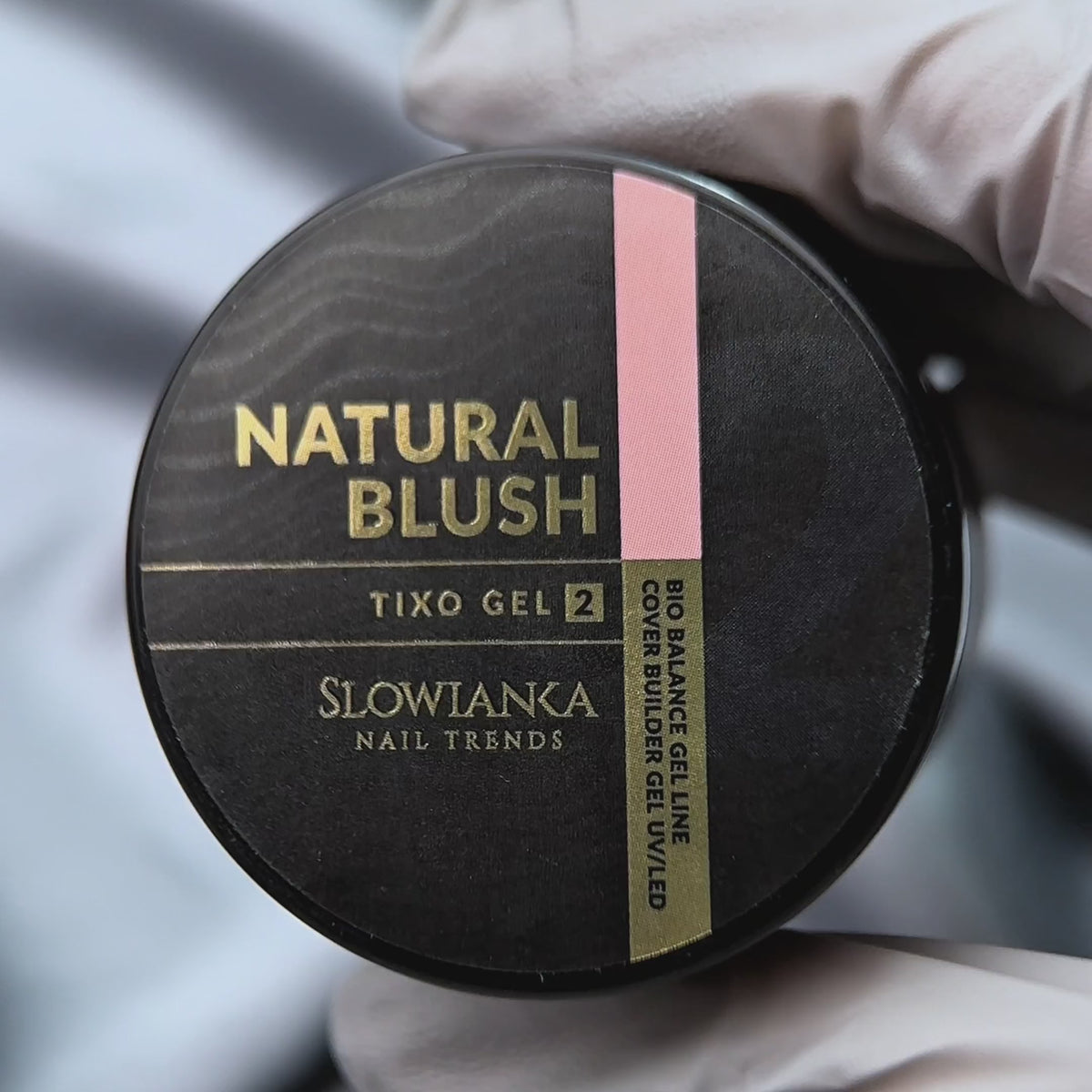 Załaduj wideo: Slowianka Nail Trends Gel Natural Blush Thixotropic Gel 15g