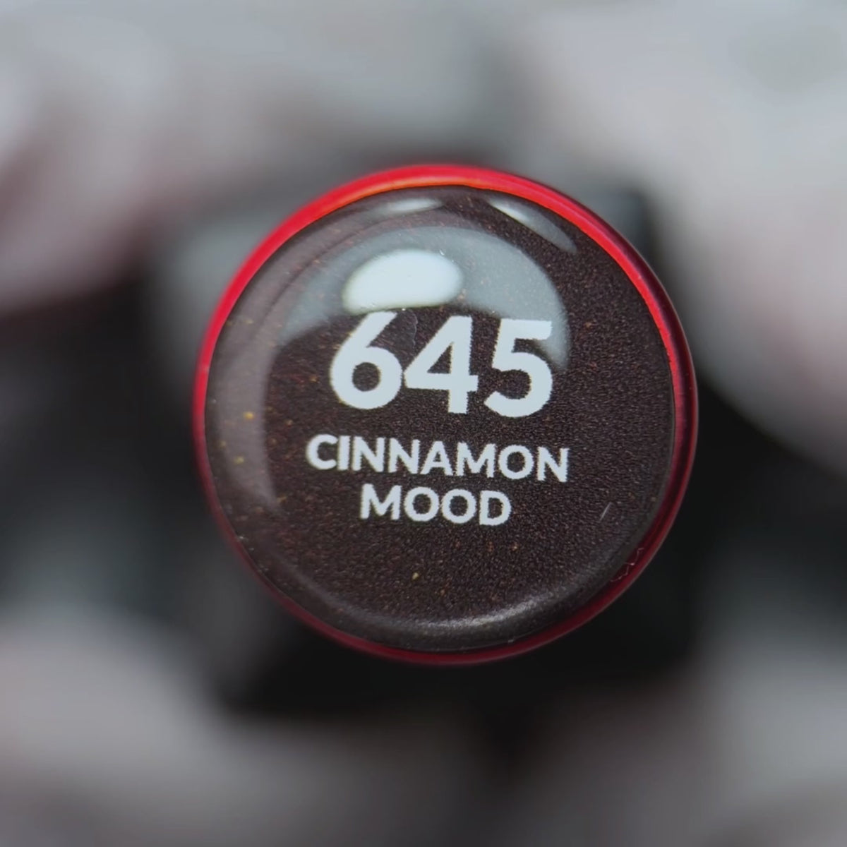 Załaduj wideo: Slowianka Nail Trends Lakier Hybrydowy 645 Cinnamon Mood 10 g