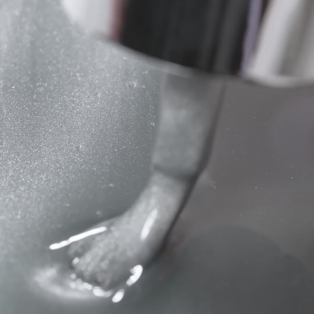 Załaduj wideo: Semilac T35 Top No Wipe Silver Gloss 7 ml