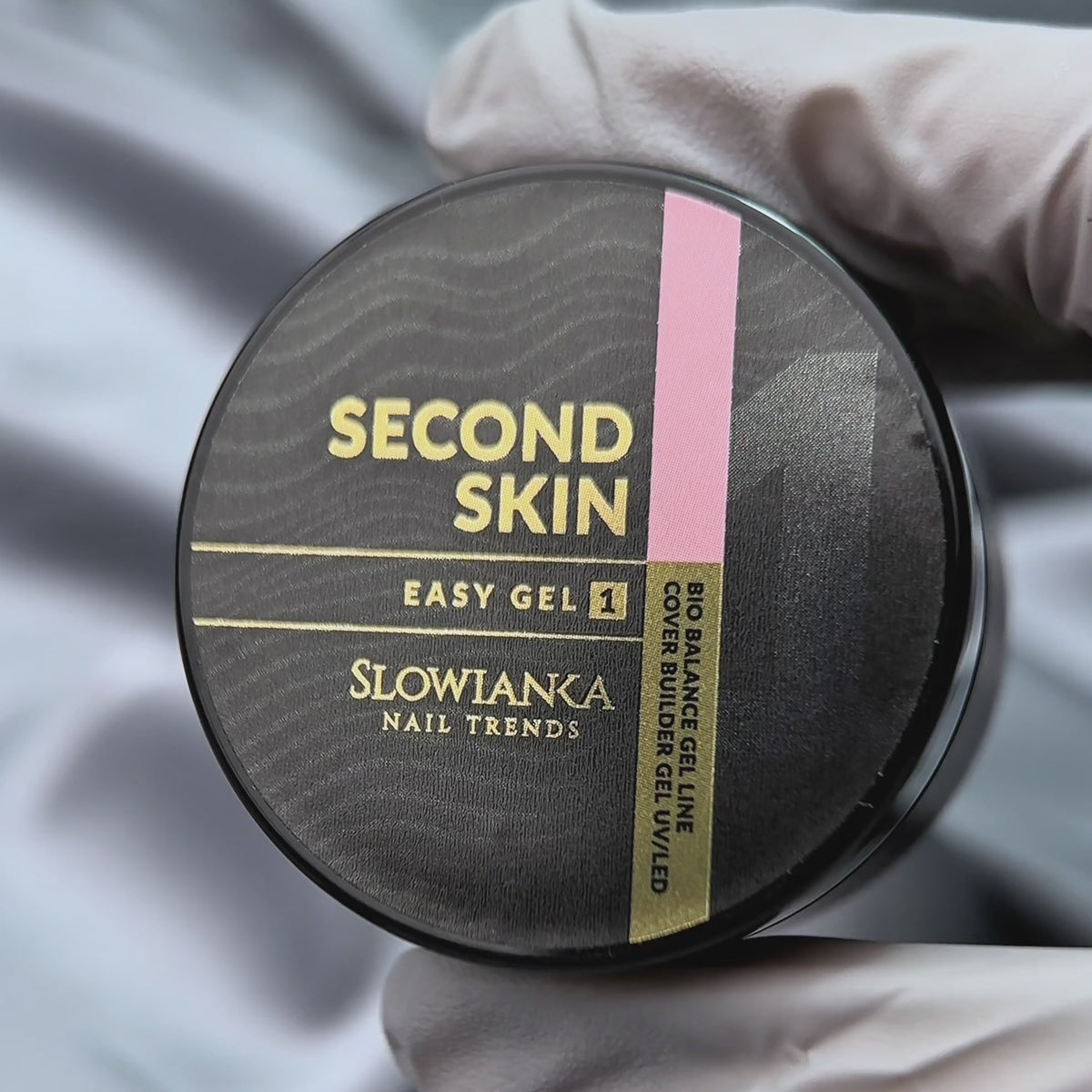 Załaduj wideo: Slowianka Nail Trends Gel Second Skin Easy Gel 50g