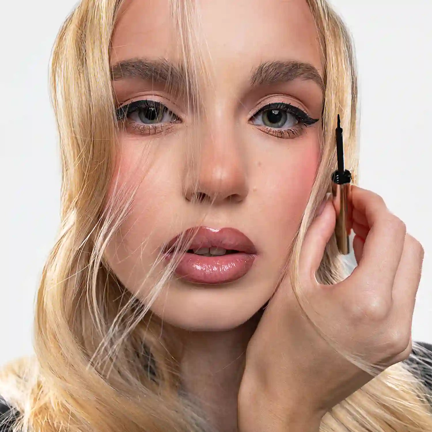 Claresa Waterproof Liquid Eyeliner Eye Creator Wodoodporny Eyeliner W Płynie 01 Black, 3g