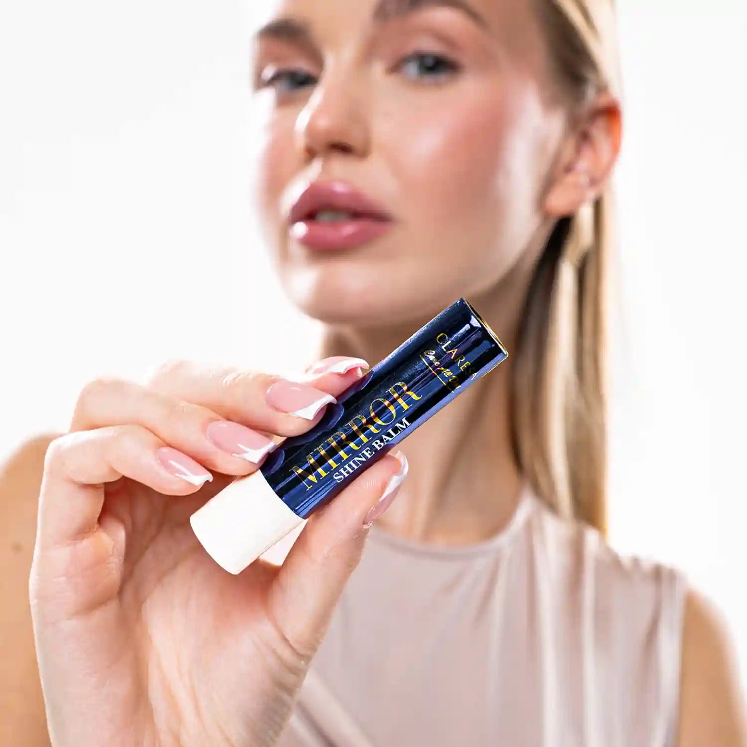Claresa Care All Day Mirror Shine Balm Błyszczyk W Sztyfcie Wonderland, 3g