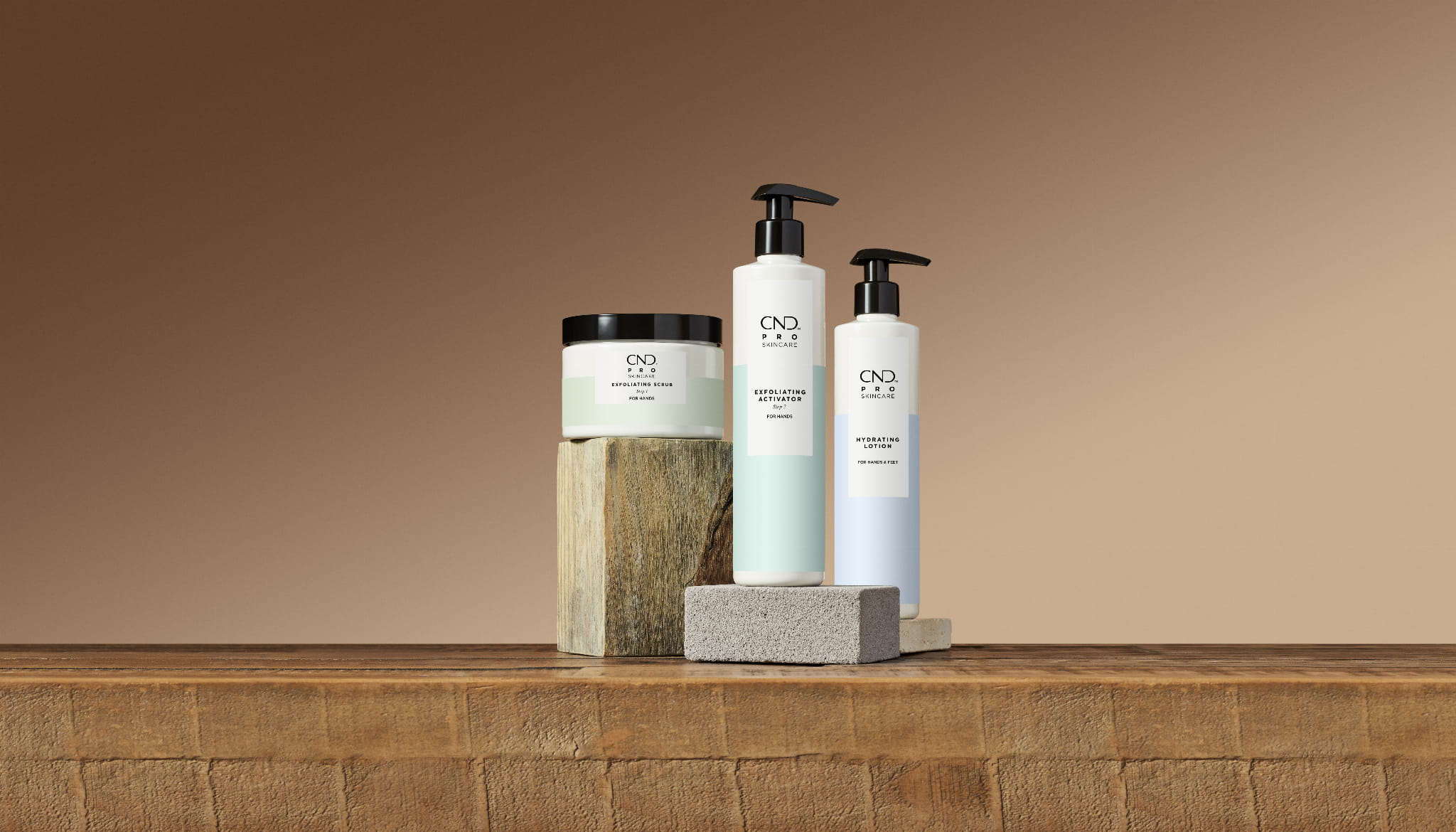 CND PRO Skin Care Nawilżający Balsam Do Dłoni I Stóp 300 Ml