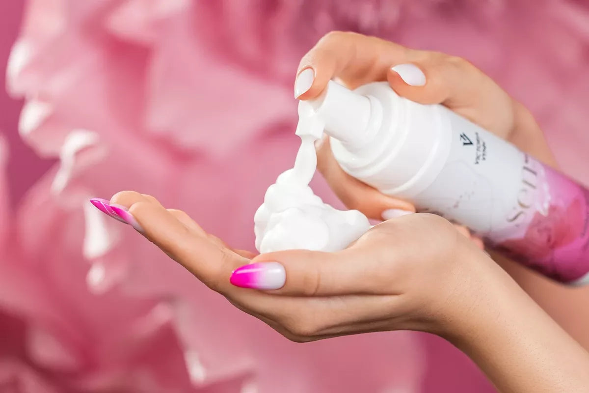 Victoria Vynn SENSO Love Me Hand Wash Cleansing & Smoothing Foam pianka oczyszczająco-wygładzająca do dłoni 200 ml