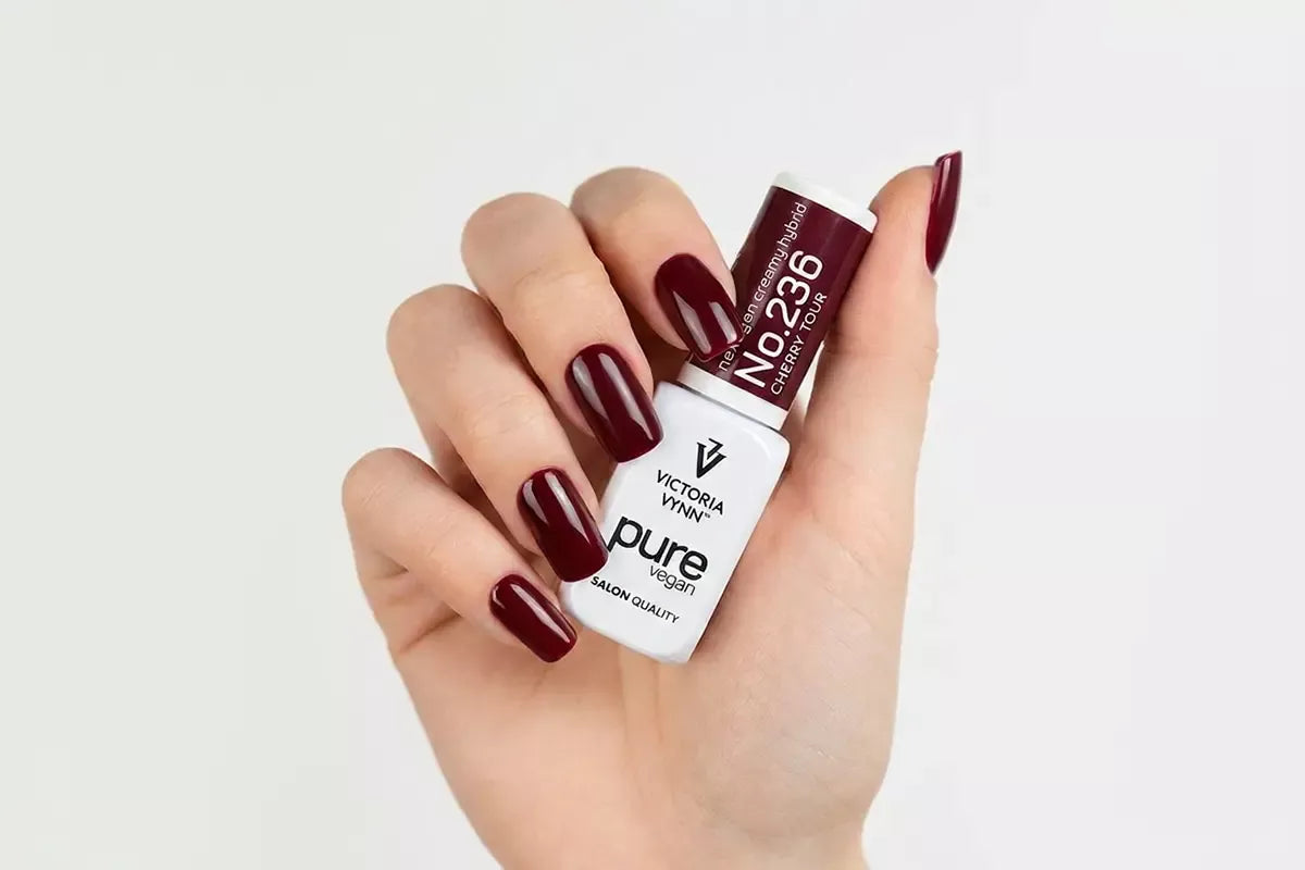 Victoria Vynn Lakier hybrydowy Pure Vegan Creamy 236 Cherry Tour 8 ml