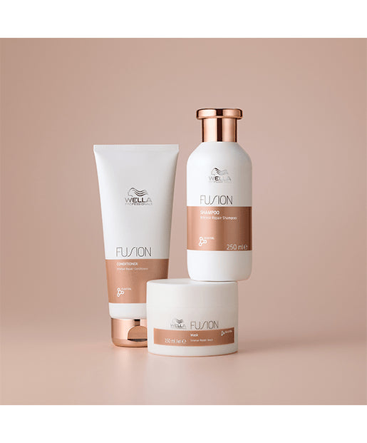 Wella Fusion - Intensywnie Odżywiający I Odbudowujący Szampon Do Włosów Zniszczonych 250 Ml