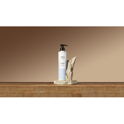 CND PRO Skin Care Nawilżający Balsam Do Dłoni I Stóp 300 Ml